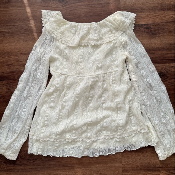 Liz Lisa White Lace Ruffle Top - Picture 3 of 3